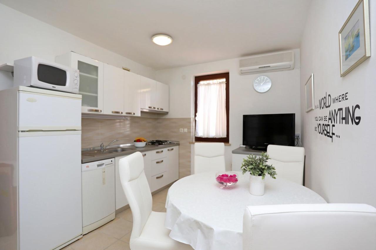 Greenhouse Family Apartments Rabac Exterior photo
